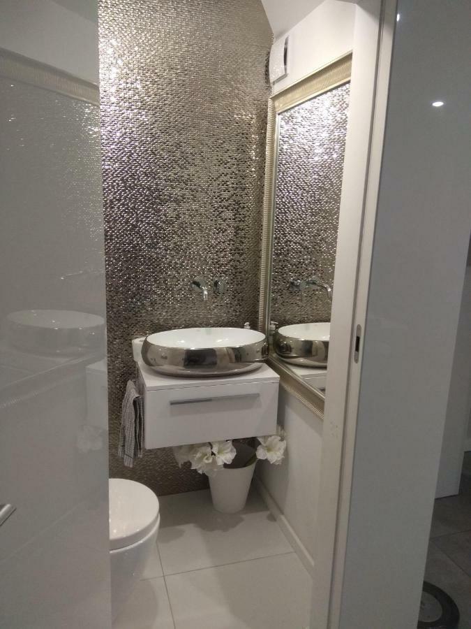 خوجوف Luxury Apartment With Own Parking المظهر الخارجي الصورة