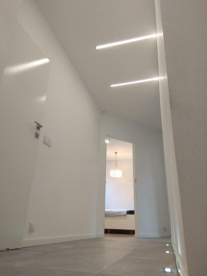خوجوف Luxury Apartment With Own Parking المظهر الخارجي الصورة