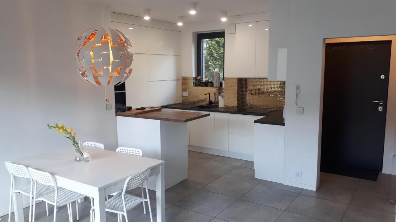 خوجوف Luxury Apartment With Own Parking المظهر الخارجي الصورة
